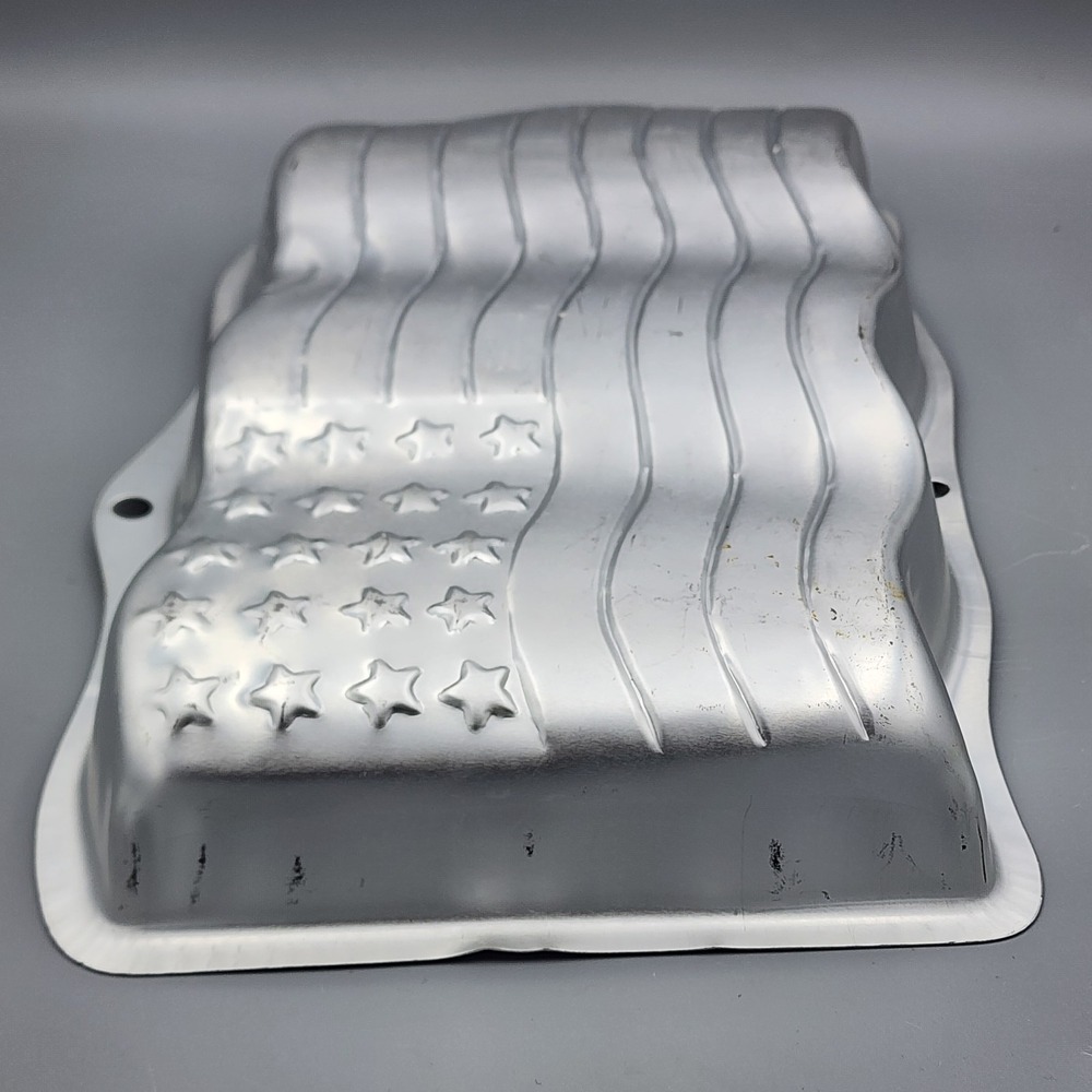 Wilton Stars & Stripes American Flag Cake Pan #2105-183 (2000) Vintage Aluminum - Picture 5 of 9